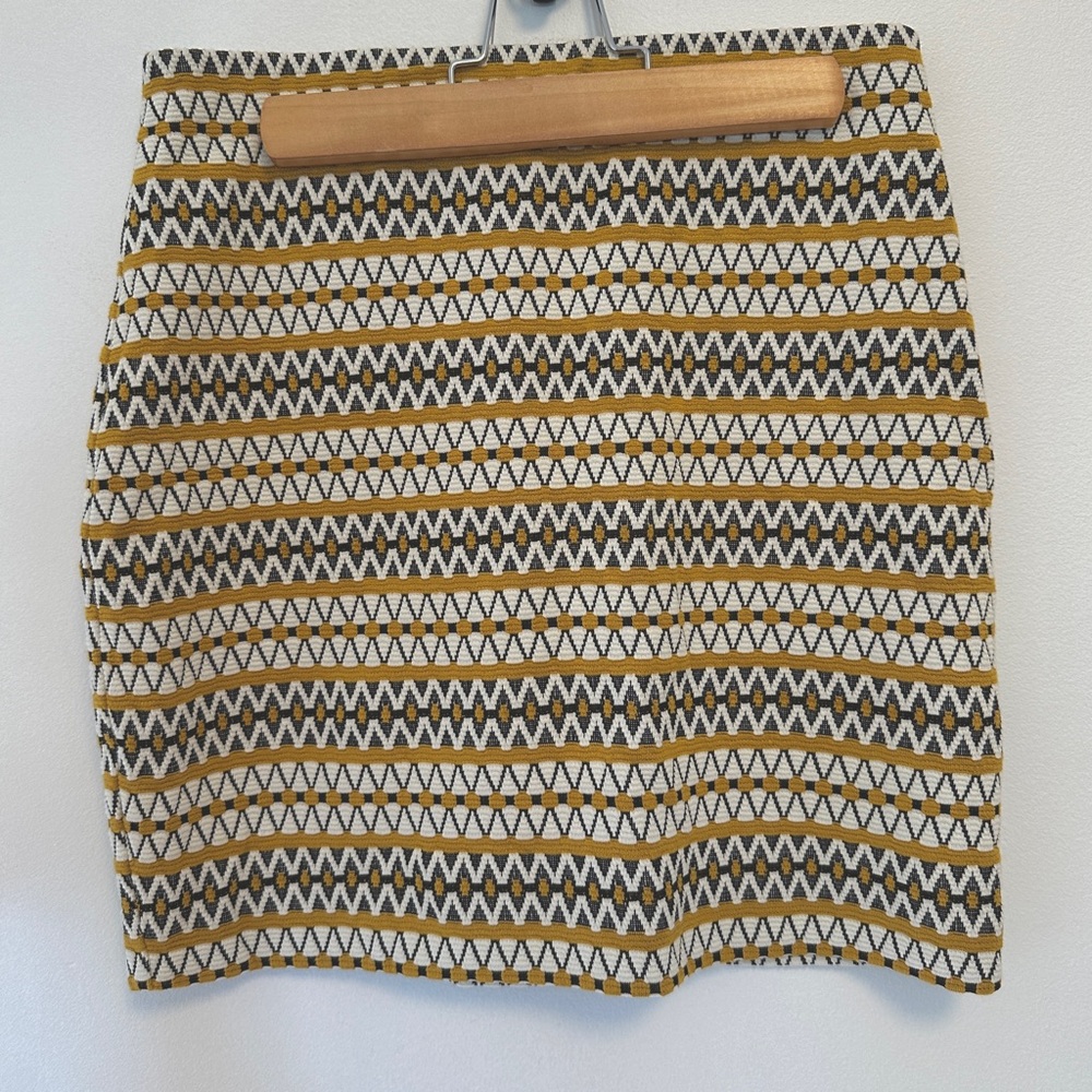 NWT Express Patterned Skirt SIZE XS
